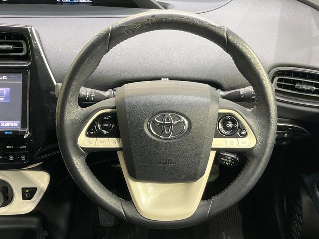 TOYOTA PRIUS 2017 Image 31
