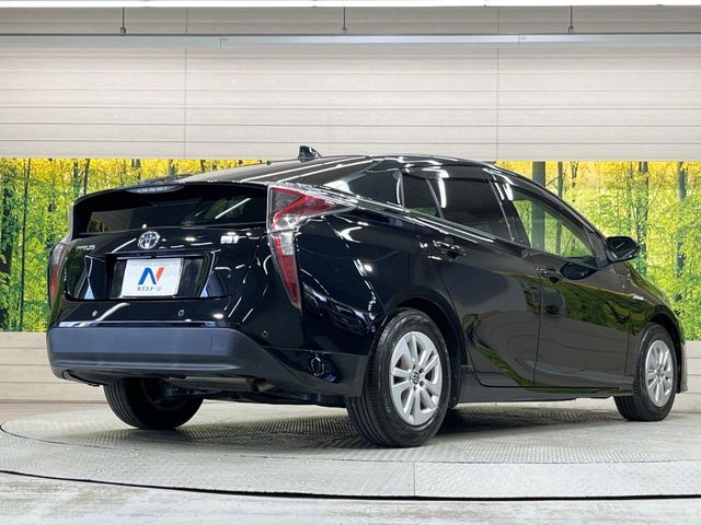 TOYOTA PRIUS 2017 Image 31