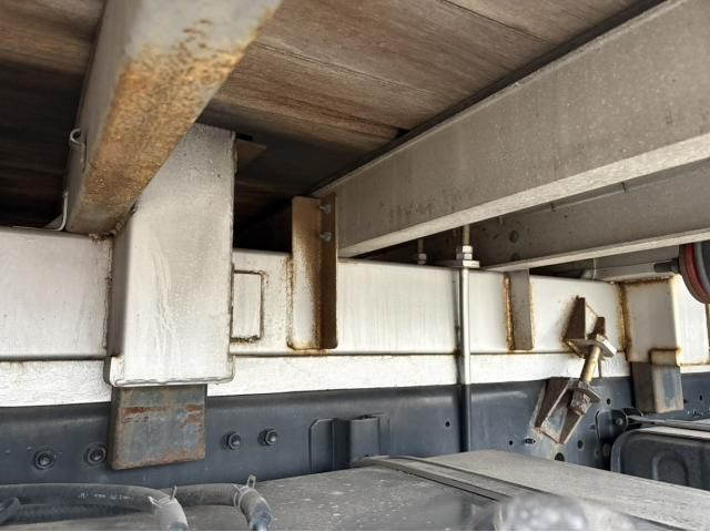 NISSAN DIESEL QUON 2014 Image 31