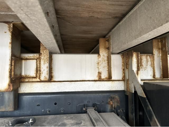 NISSAN DIESEL QUON 2014 Image 31