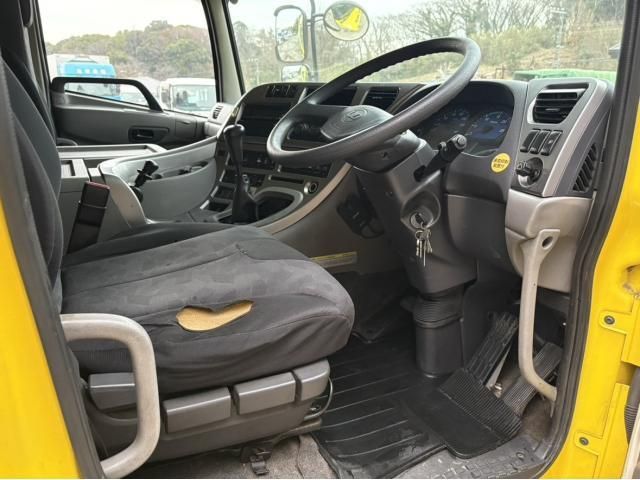 NISSAN DIESEL QUON 2014 Image 31