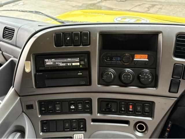 NISSAN DIESEL QUON 2014 Image 31