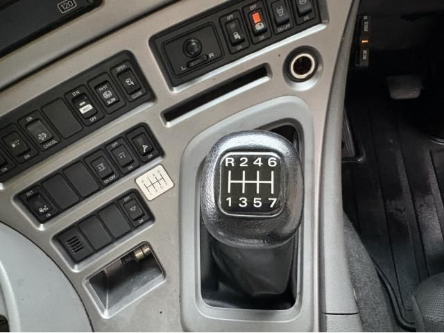 NISSAN DIESEL QUON 2014 Image 31