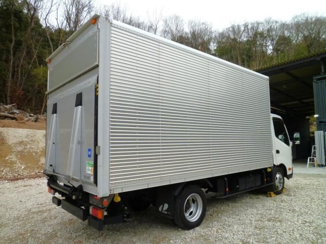 HINO DUTRO 2017 Image 31