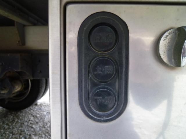 HINO DUTRO 2017 Image 31