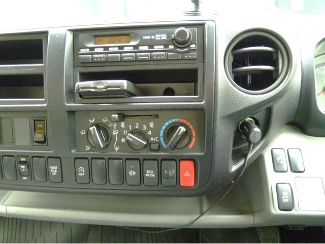 HINO DUTRO 2017 Image 31