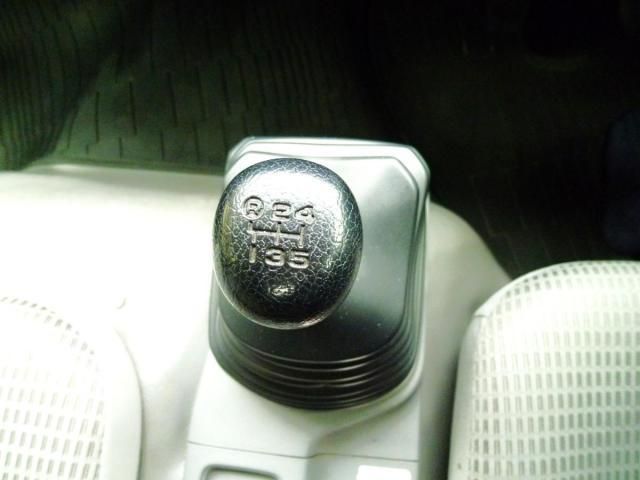 HINO DUTRO 2017 Image 31