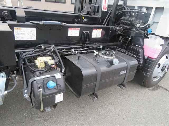 MITSUBISHI CANTER 2024 Image 31