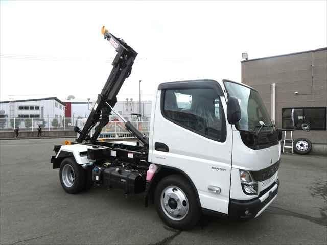 MITSUBISHI CANTER 2024 Image 31