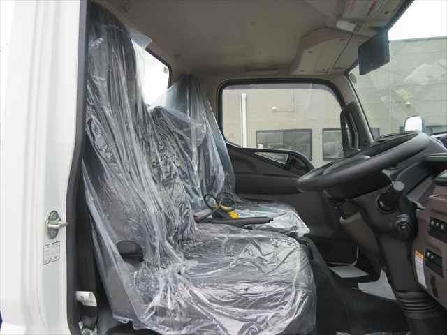 MITSUBISHI CANTER 2024 Image 31