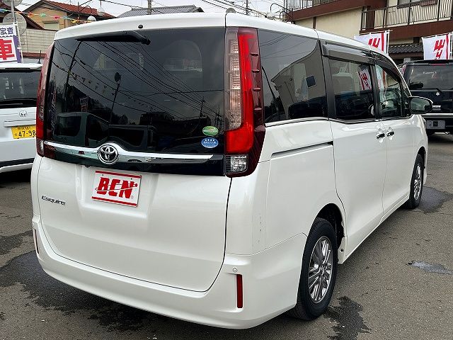 TOYOTA ESQUIRE 2015 Image 31