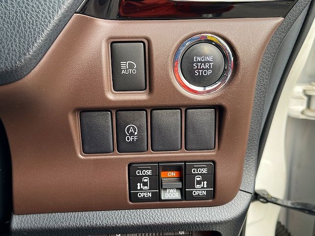 TOYOTA ESQUIRE 2015 Image 31