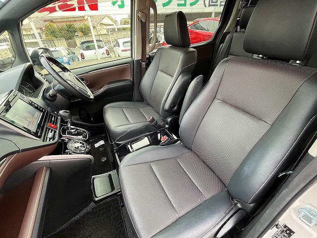 TOYOTA ESQUIRE 2015 Image 31