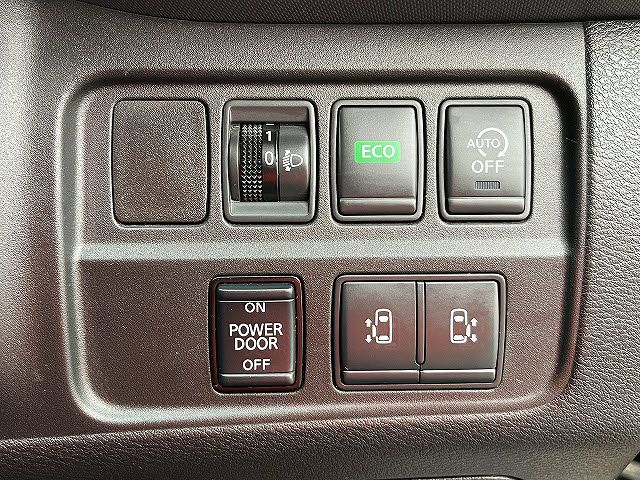 NISSAN SERENA  S-HYBRID 2017 Image 31