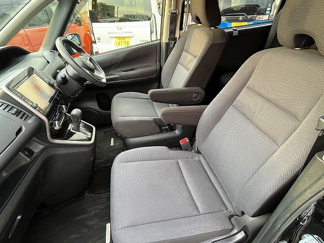 NISSAN SERENA  S-HYBRID 2017 Image 31