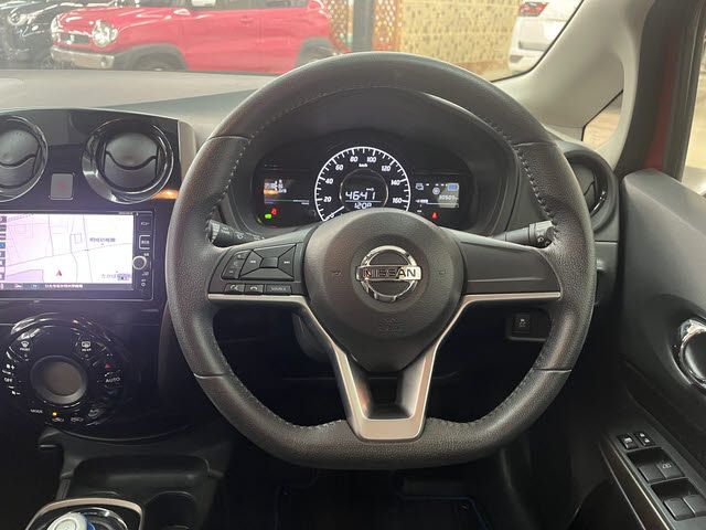 NISSAN NOTE 2017 Image 31