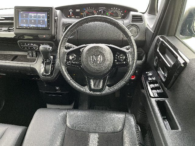 HONDA N BOX CUSTOM 2022 Image 31