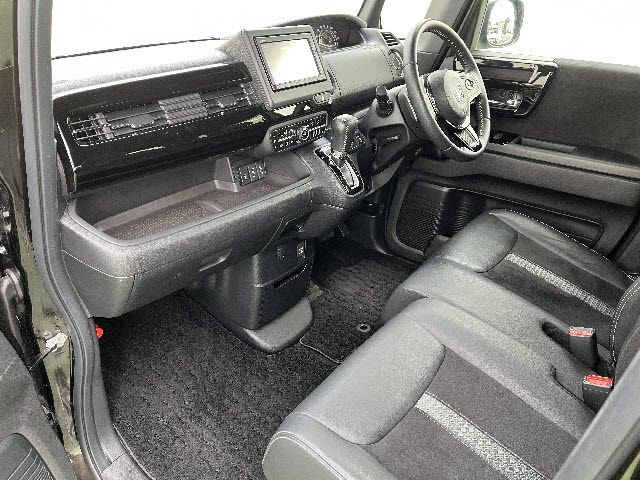 HONDA N BOX CUSTOM 2022 Image 31