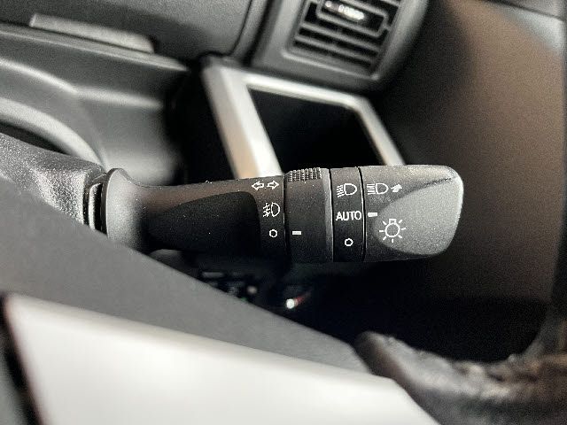 TOYOTA PIXIS MEGA 4WD 2021 Image 31