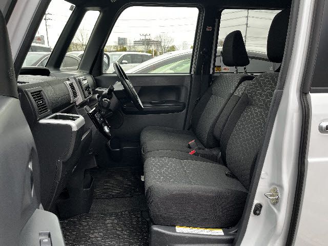 TOYOTA PIXIS MEGA 4WD 2021 Image 31