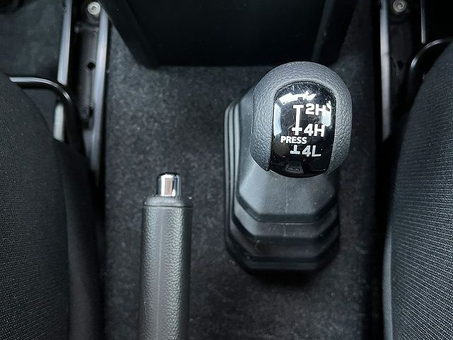 SUZUKI JIMNY 4WD 2023 Image 31