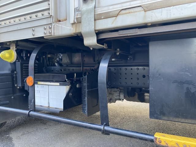 MITSUBISHI CANTER 2019 Image 31