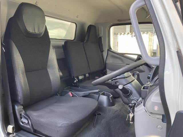 MITSUBISHI CANTER 2019 Image 31