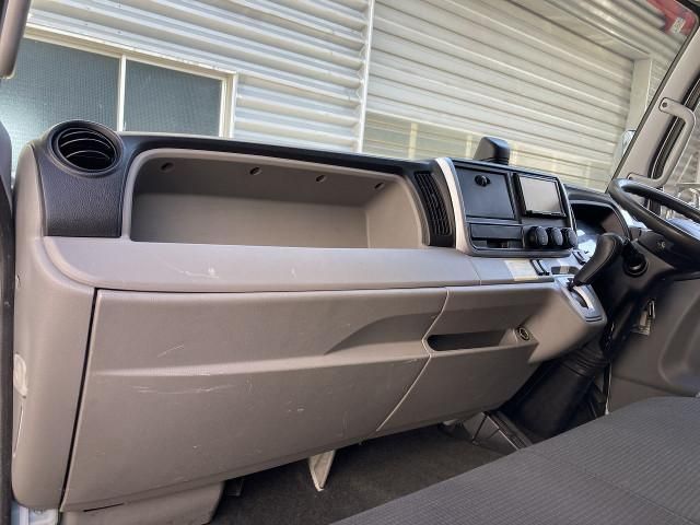 MITSUBISHI CANTER 2019 Image 31