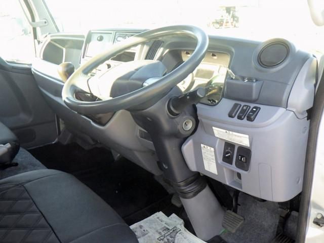 MITSUBISHI CANTER 2015 Image 31