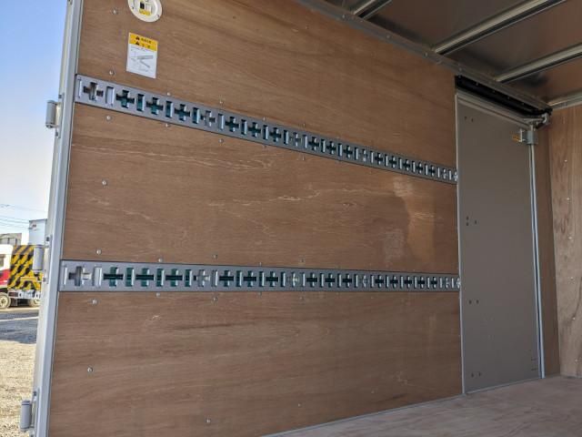 MITSUBISHI CANTER 2024 Image 31