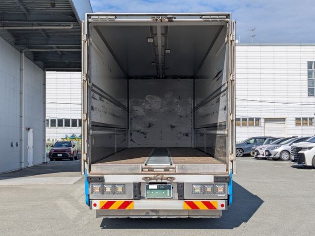 MITSUBISHI FUSOU SUPER GREAT 2018 Image 31