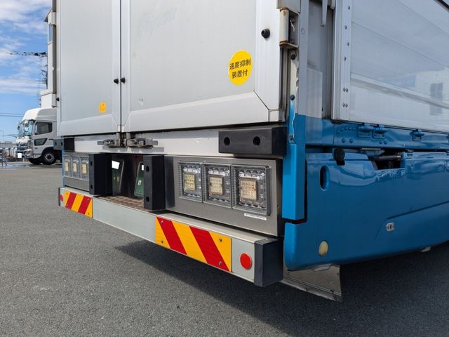 MITSUBISHI FUSOU SUPER GREAT 2018 Image 31