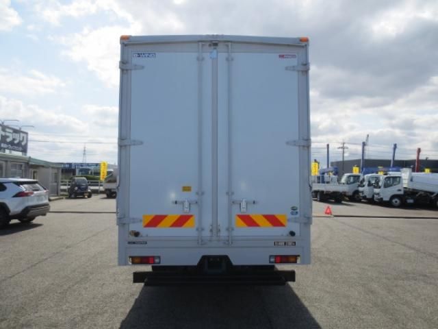 MITSUBISHI CANTER 2024 Image 31