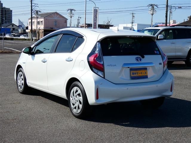 TOYOTA AQUA 2018 Image 31