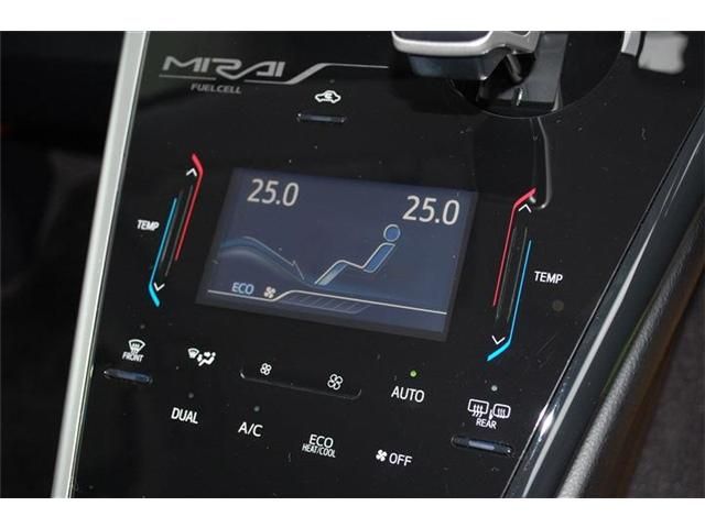 TOYOTA MIRAI 2017 Image 31