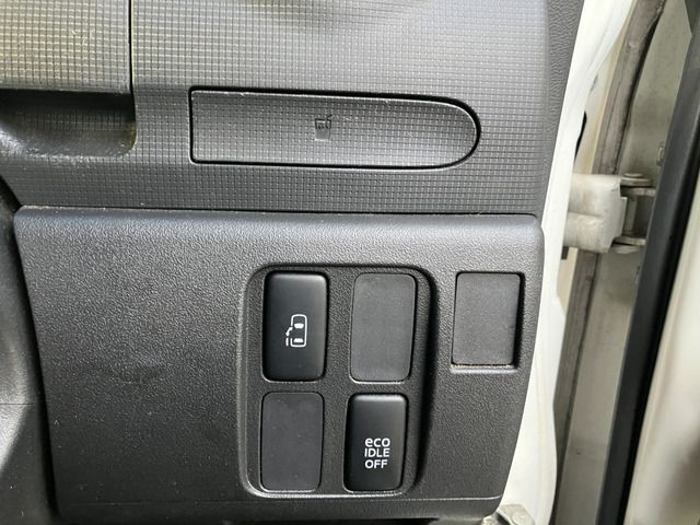 DAIHATSU TANTO CUSTOM 2013 Image 31