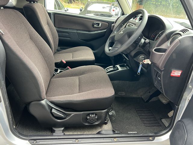 MITSUBISHI PAJERO MINI 2012 Image 31