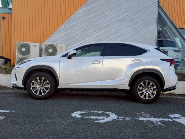 TOYOTA LEXUS NX300H 2018 Image 31
