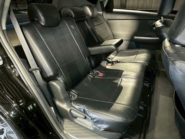 TOYOTA PRIUS ALPHA 2013 Image 31