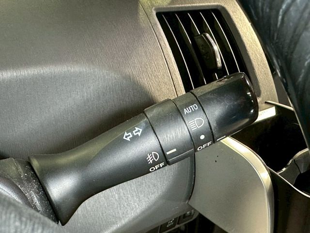 TOYOTA PRIUS ALPHA 2013 Image 31