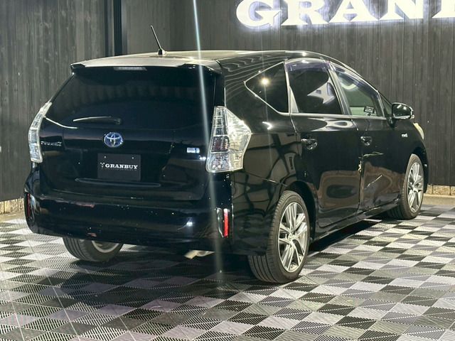 TOYOTA PRIUS ALPHA 2013 Image 31
