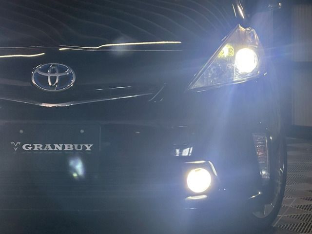 TOYOTA PRIUS ALPHA 2013 Image 31