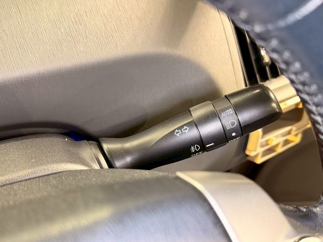 TOYOTA PRIUS ALPHA 2013 Image 31