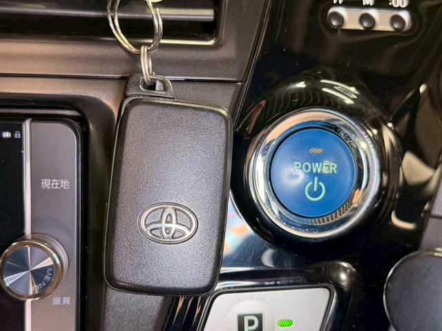 TOYOTA PRIUS ALPHA 2013 Image 31