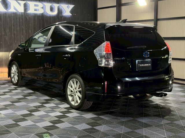 TOYOTA PRIUS ALPHA 2013 Image 31