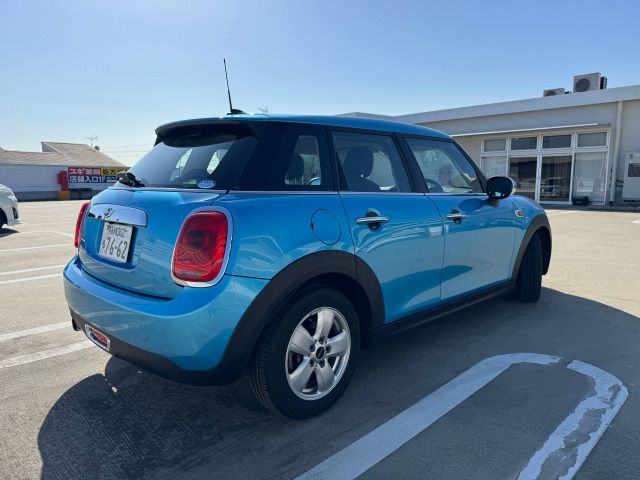 BMW MINI ONE 5DOOR 2017 Image 31