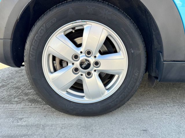 BMW MINI ONE 5DOOR 2017 Image 31