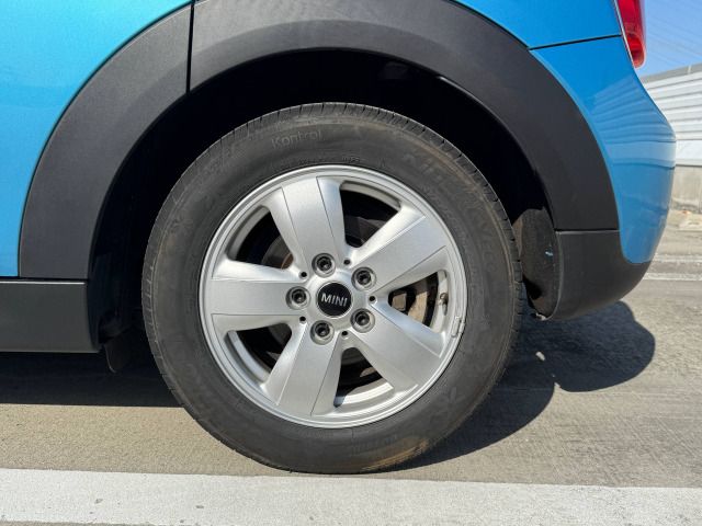 BMW MINI ONE 5DOOR 2017 Image 31