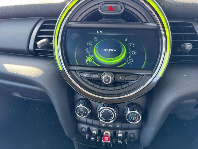 BMW MINI ONE 5DOOR 2017 Image 31