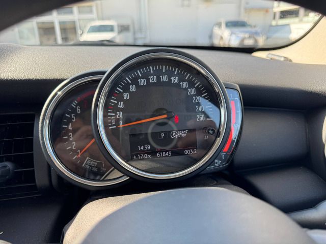 BMW MINI ONE 5DOOR 2017 Image 31